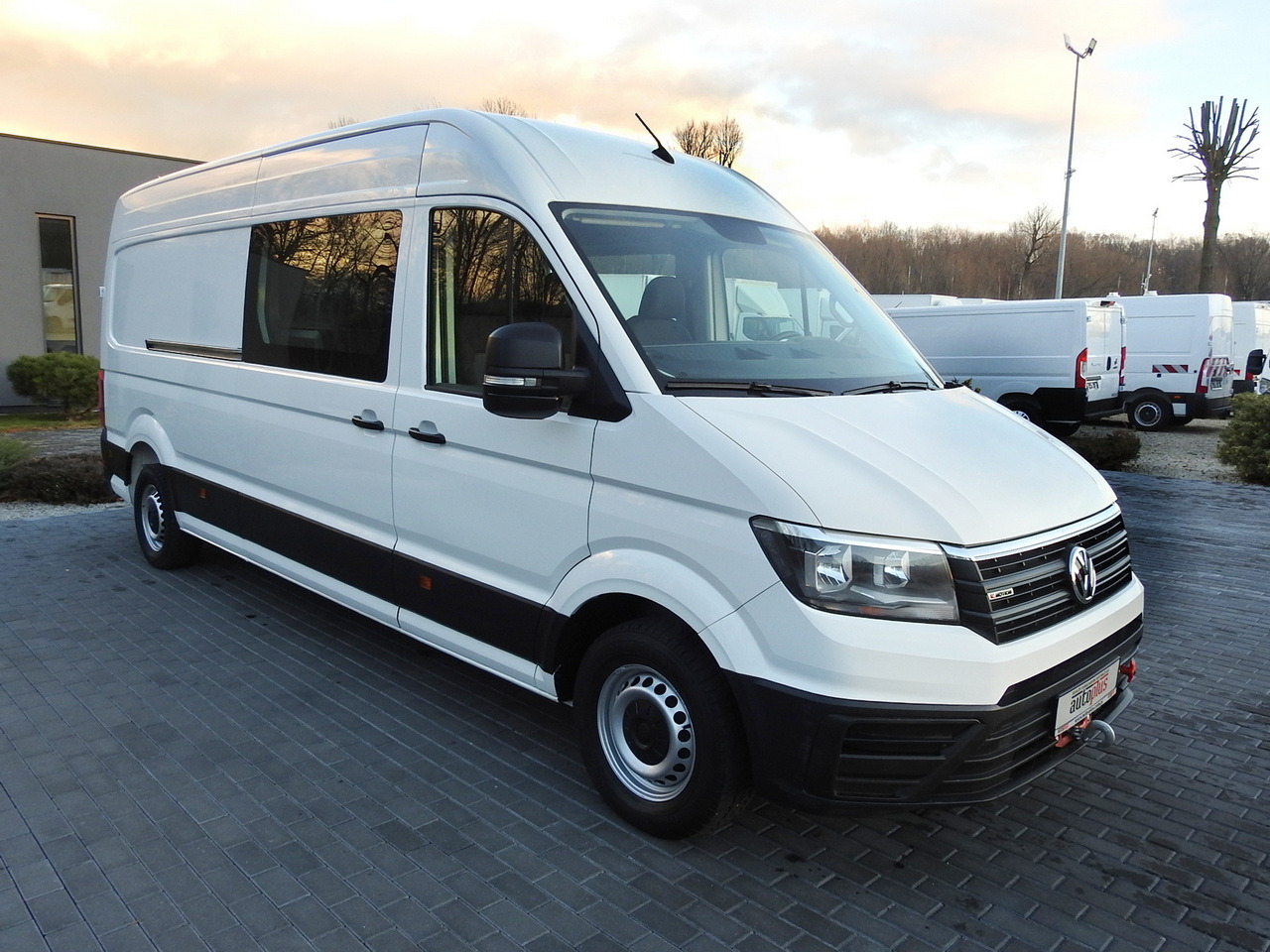 VOLKSWAGEN CRAFTER 4X4 4MOTION BOX DELIVERY VAN 7 SEATS AIR CONDITIONING  140HP - Panel van: picture 4 VOLKSWAGEN CRAFTER 4X4 4MOTION BOX DELIVERY VAN 7 SEATS AIR CONDITIONING  140HP - Panel van: picture 4