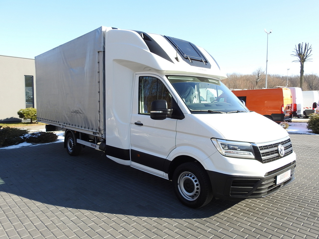 VOLKSWAGEN CRAFTER TARPAULIN 10 PALLETS WEBASTO CRUISE CONTROL AIR CONDITIONING LED LIGHTS PNEUMATICS 180HP - Curtain side van: picture 4 VOLKSWAGEN CRAFTER TARPAULIN 10 PALLETS WEBASTO CRUISE CONTROL AIR CONDITIONING LED LIGHTS PNEUMATICS 180HP - Curtain side van: picture 4