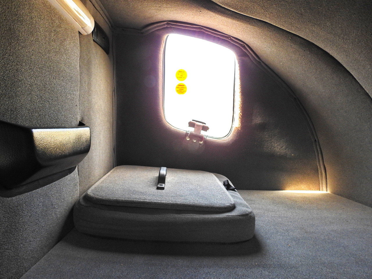 Leasing of VOLKSWAGEN CRAFTER TARPAULIN LIFT 8 PALLETS WEBASTO CRUISE CONTROL 180HP VOLKSWAGEN CRAFTER TARPAULIN LIFT 8 PALLETS WEBASTO CRUISE CONTROL 180HP: picture 44 Leasing of VOLKSWAGEN CRAFTER TARPAULIN LIFT 8 PALLETS WEBASTO CRUISE CONTROL 180HP VOLKSWAGEN CRAFTER TARPAULIN LIFT 8 PALLETS WEBASTO CRUISE CONTROL 180HP: picture 44