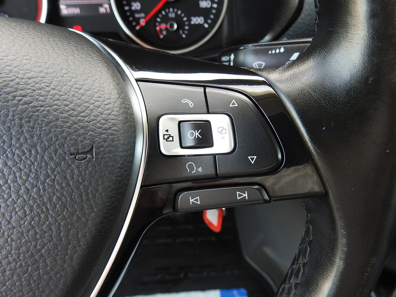 Leasing of VOLKSWAGEN CRAFTER TARPAULIN LIFT 8 PALLETS WEBASTO CRUISE CONTROL 180HP VOLKSWAGEN CRAFTER TARPAULIN LIFT 8 PALLETS WEBASTO CRUISE CONTROL 180HP: picture 35 Leasing of VOLKSWAGEN CRAFTER TARPAULIN LIFT 8 PALLETS WEBASTO CRUISE CONTROL 180HP VOLKSWAGEN CRAFTER TARPAULIN LIFT 8 PALLETS WEBASTO CRUISE CONTROL 180HP: picture 35