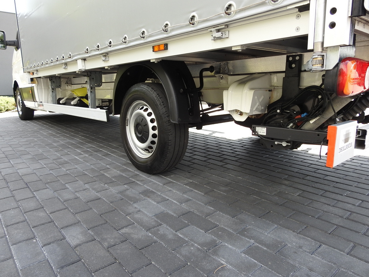 Leasing of VOLKSWAGEN CRAFTER TARPAULIN LIFT 8 PALLETS WEBASTO CRUISE CONTROL 180HP VOLKSWAGEN CRAFTER TARPAULIN LIFT 8 PALLETS WEBASTO CRUISE CONTROL 180HP: picture 17 Leasing of VOLKSWAGEN CRAFTER TARPAULIN LIFT 8 PALLETS WEBASTO CRUISE CONTROL 180HP VOLKSWAGEN CRAFTER TARPAULIN LIFT 8 PALLETS WEBASTO CRUISE CONTROL 180HP: picture 17