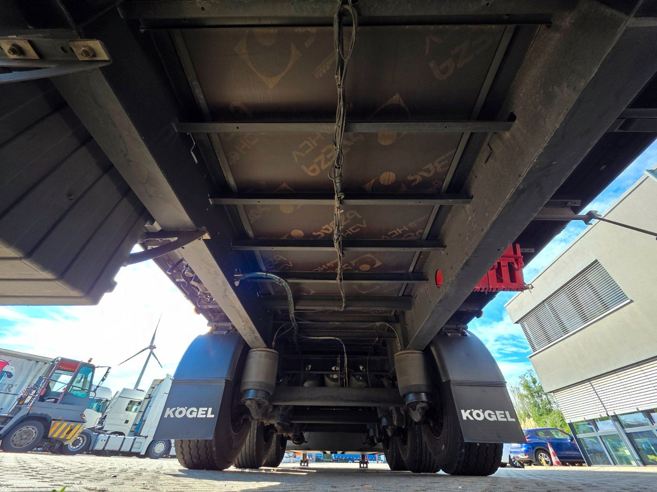 Curtainsider semi-trailer Kögel S24-1 / Palettenkasten / Liftachse: picture 28