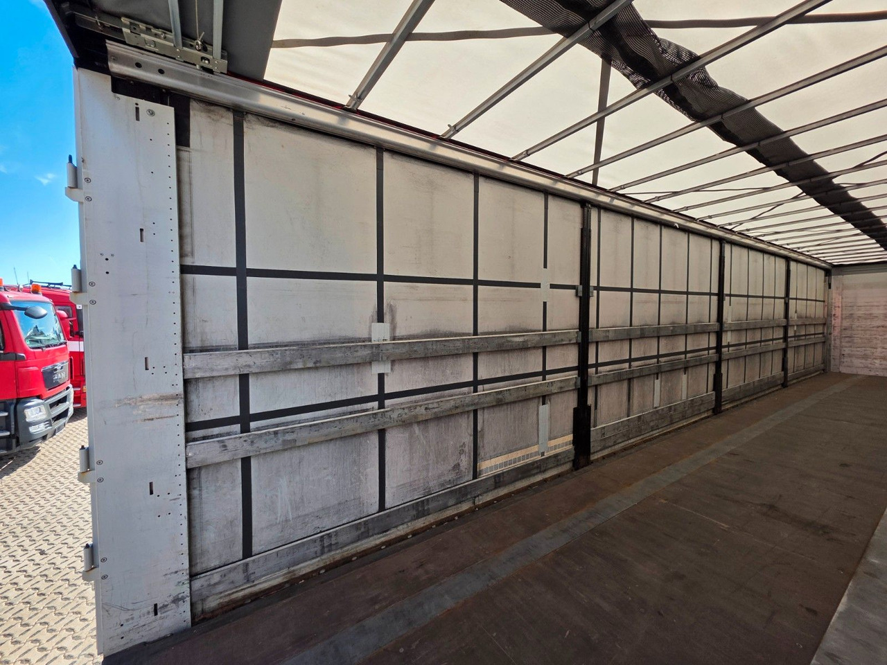 Curtainsider semi-trailer Kögel S24-1 / Palettenkasten / Liftachse: picture 13