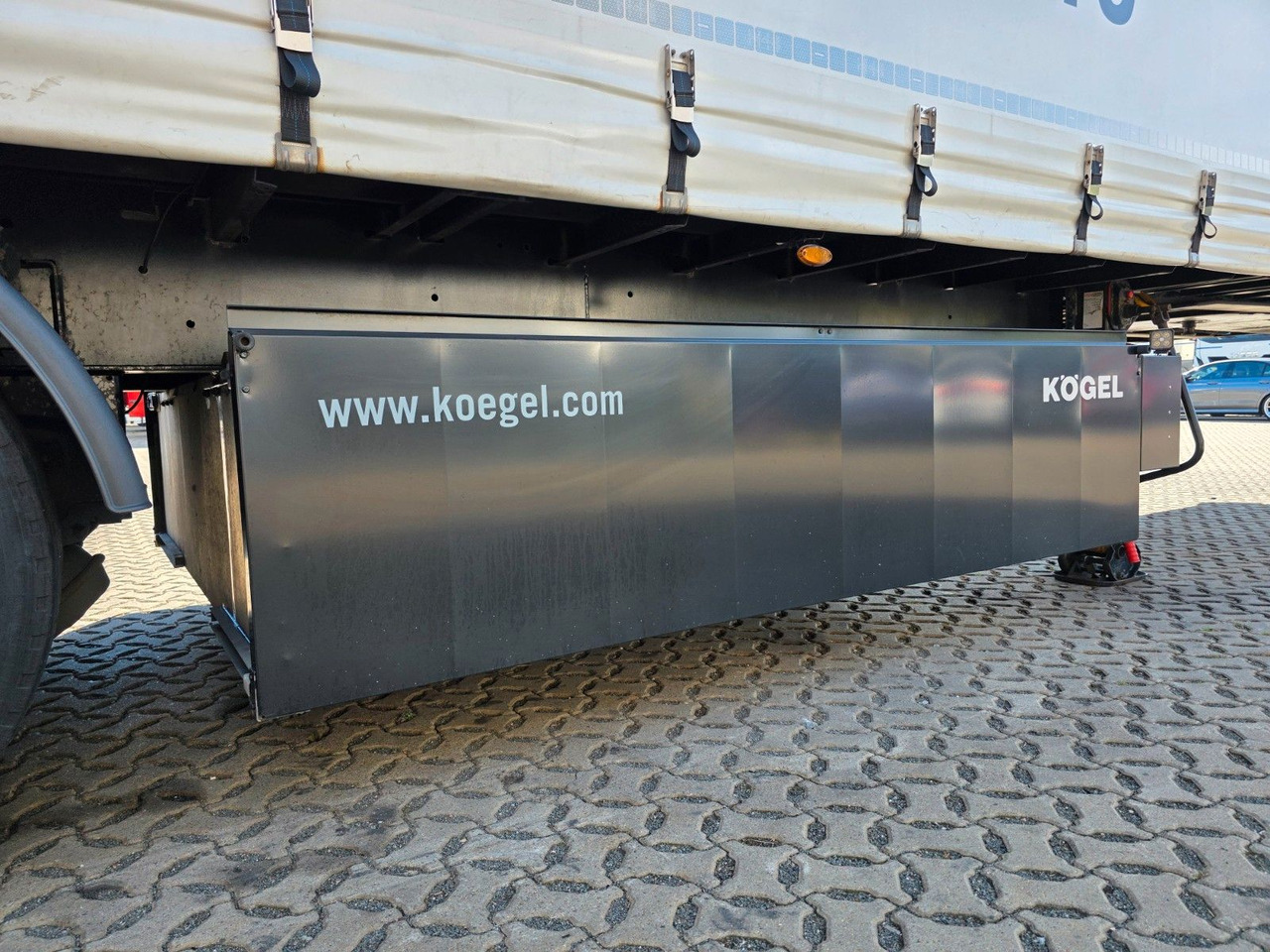 Curtainsider semi-trailer Kögel S24-1 / Palettenkasten / Liftachse: picture 19