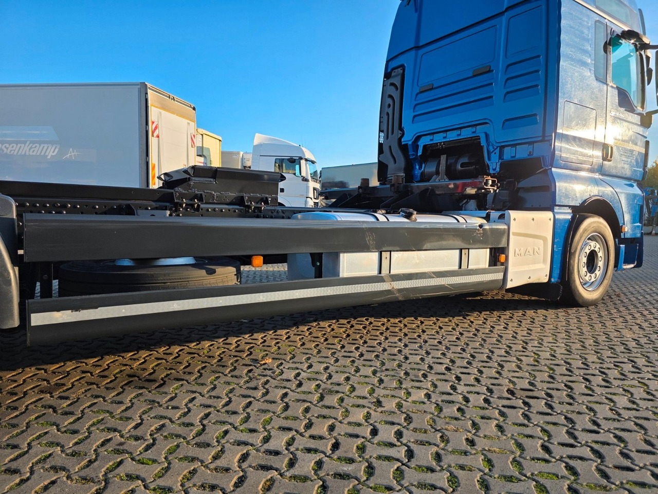 Container transporter/ Swap body truck MAN TGX 18.460 4X2 LL / Standklimaanlage: picture 15