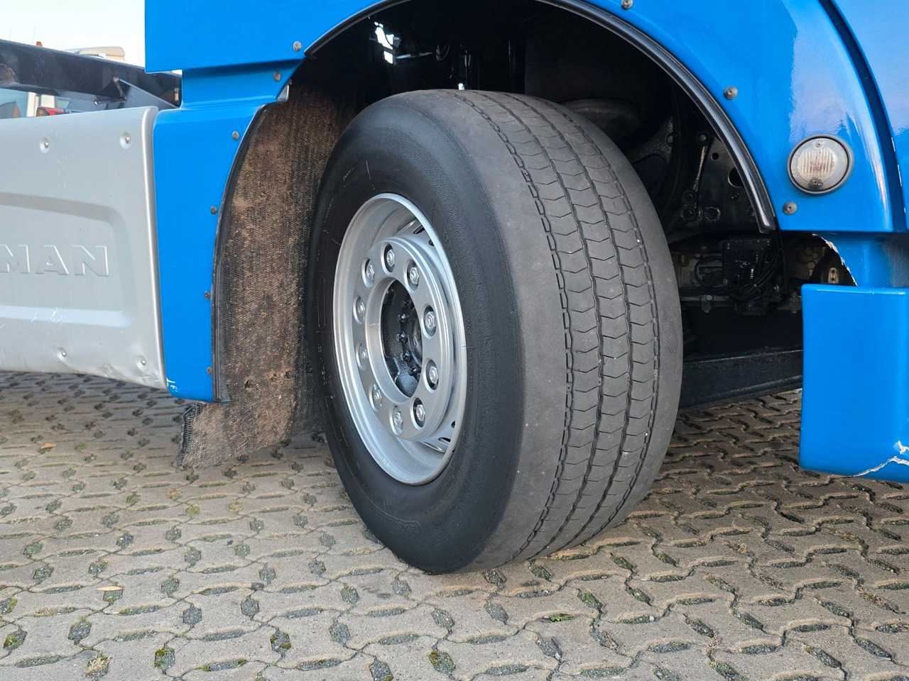 Container transporter/ Swap body truck MAN TGX 18.460 4X2 LL / Standklimaanlage: picture 45