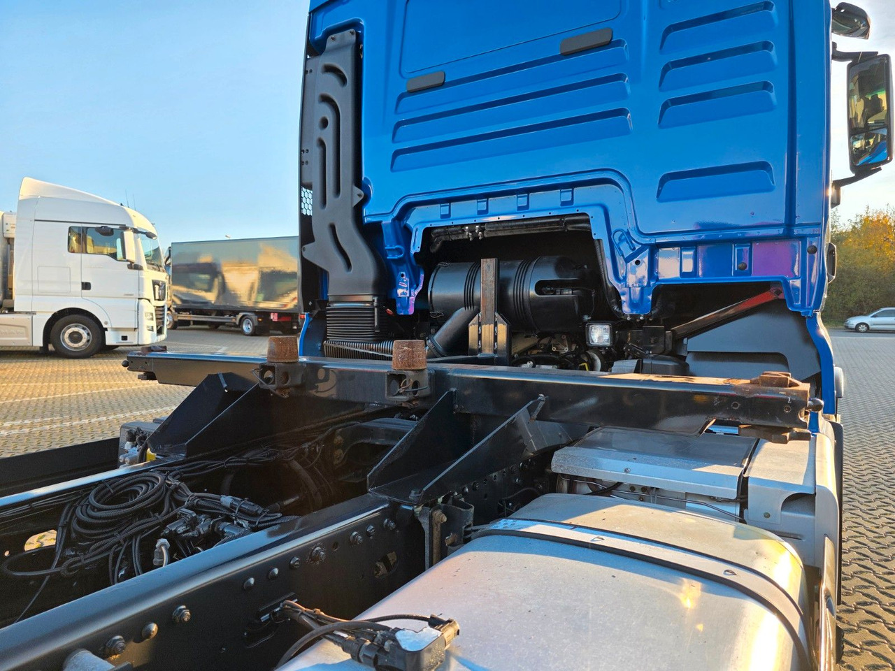 Container transporter/ Swap body truck MAN TGX 18.460 4X2 LL / Standklimaanlage: picture 16