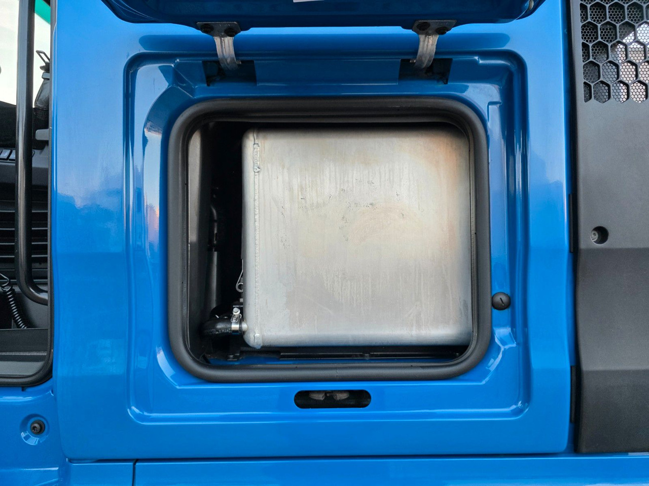 Container transporter/ Swap body truck MAN TGX 18.460 4X2 LL / Standklimaanlage: picture 17