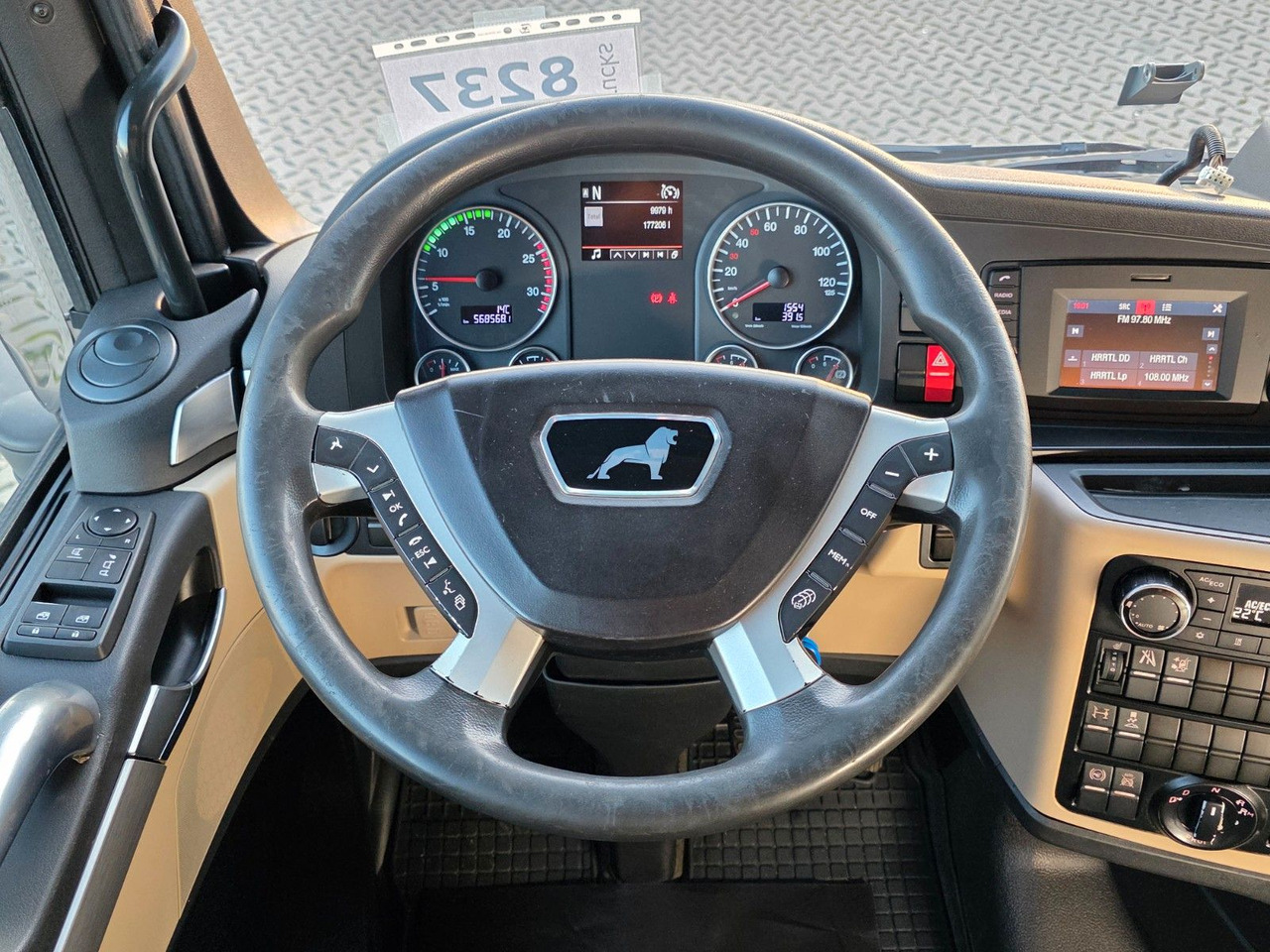 Container transporter/ Swap body truck MAN TGX 18.460 4X2 LL / Standklimaanlage: picture 37