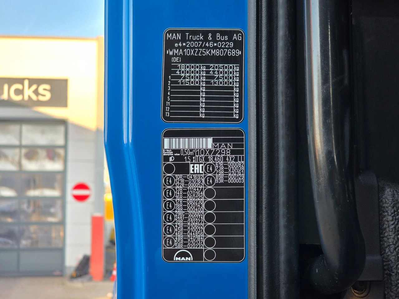 Container transporter/ Swap body truck MAN TGX 18.460 4X2 LL / Standklimaanlage: picture 25