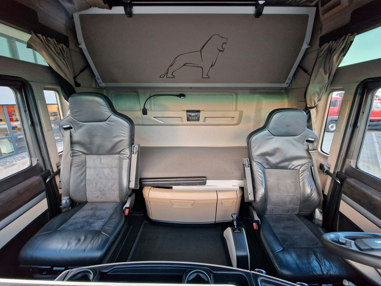 Curtainsider truck MAN TGX 18.580 4X2 LL/ Intarder/Aluklappen/Durchlade: picture 16