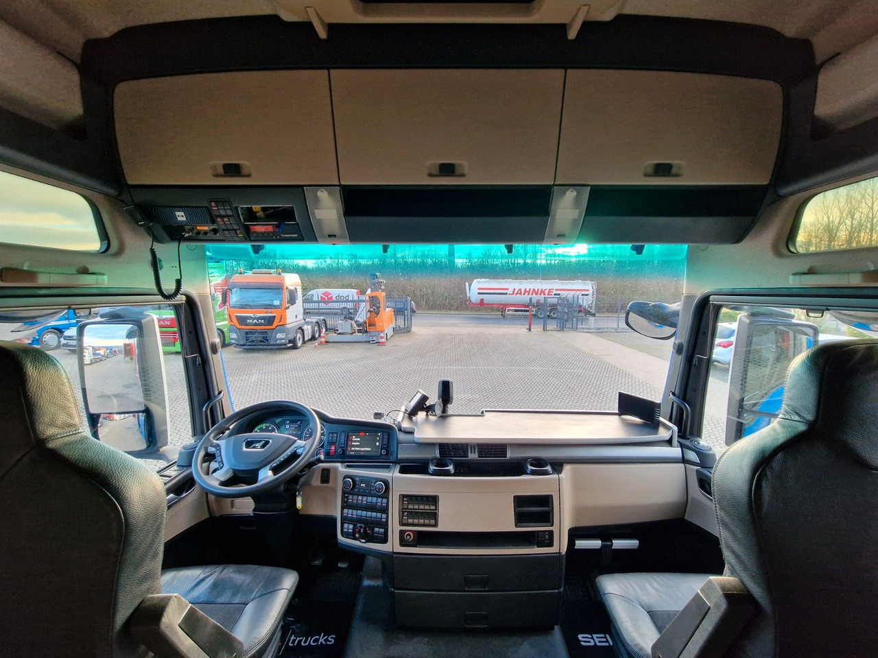 Curtainsider truck MAN TGX 18.580 4X2 LL/ Intarder/Aluklappen/Durchlade: picture 17