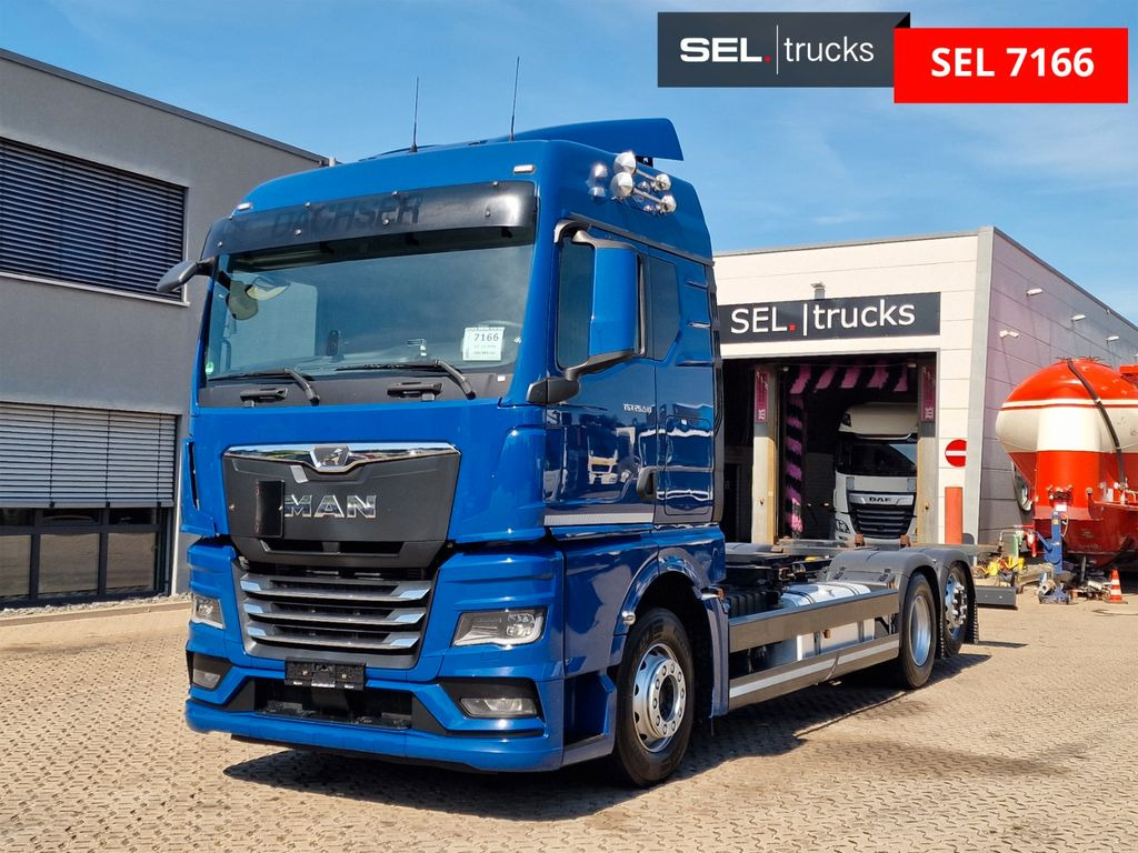 Container transporter/ Swap body truck MAN TGX 26.510 6x2-2 LL CH / Intarder: picture 1