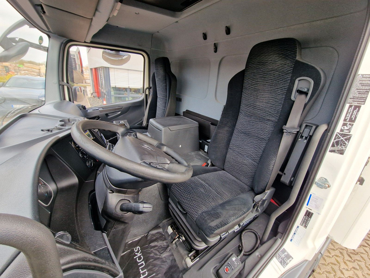 Refrigerator truck Mercedes-Benz Atego 1530 / Ladebordwand / Frigoblock FK25L: picture 17