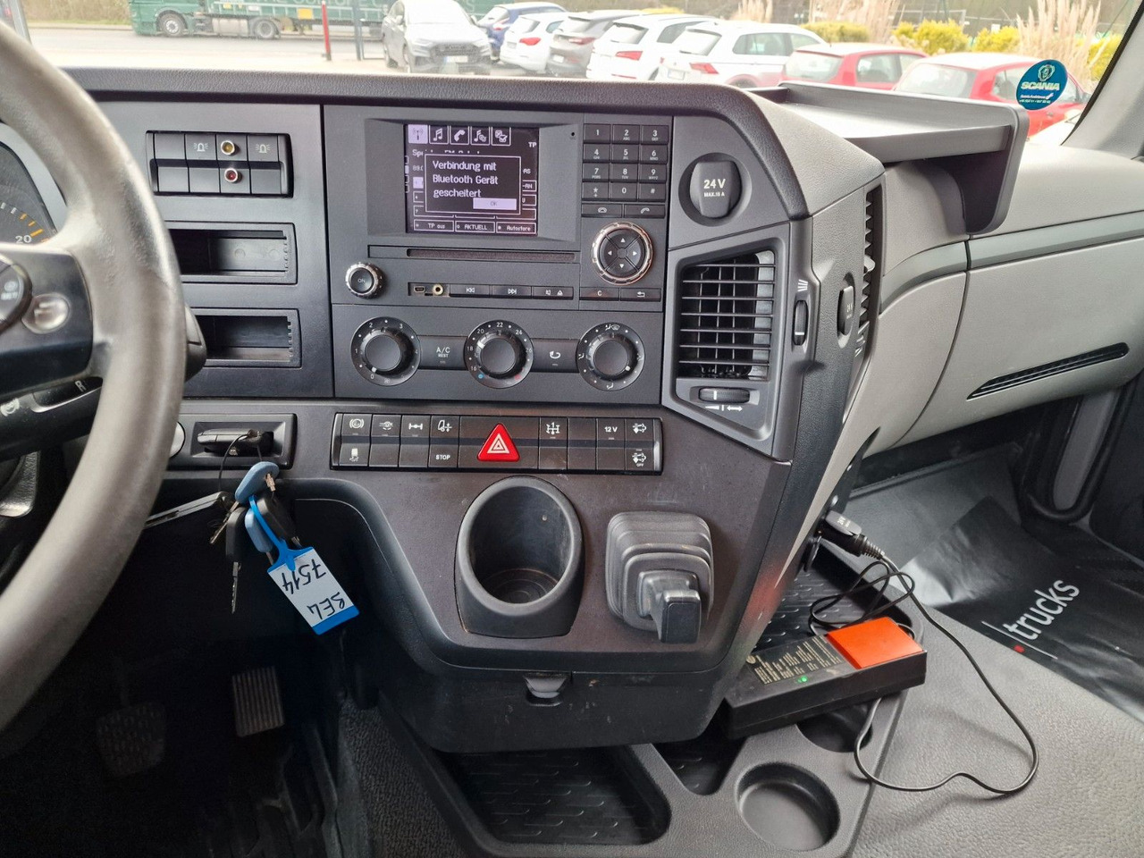 Tractor unit Mercedes-Benz Antos 1843 / Atlas 172.3E-A4 / KRAN: picture 25 Tractor unit Mercedes-Benz Antos 1843 / Atlas 172.3E-A4 / KRAN: picture 25