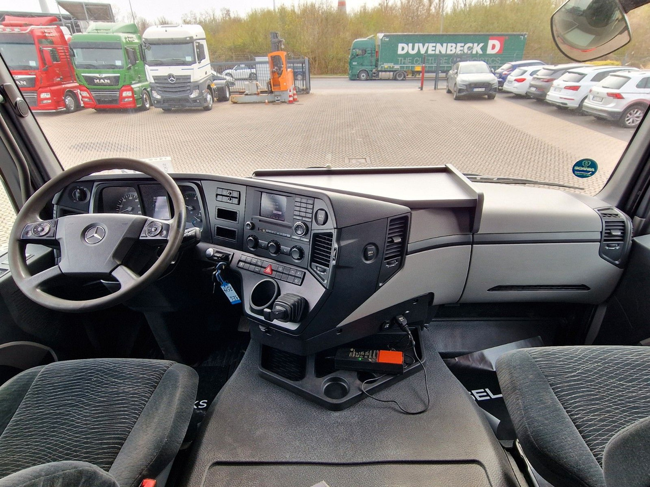 Tractor unit Mercedes-Benz Antos 1843 / Atlas 172.3E-A4 / KRAN: picture 22 Tractor unit Mercedes-Benz Antos 1843 / Atlas 172.3E-A4 / KRAN: picture 22