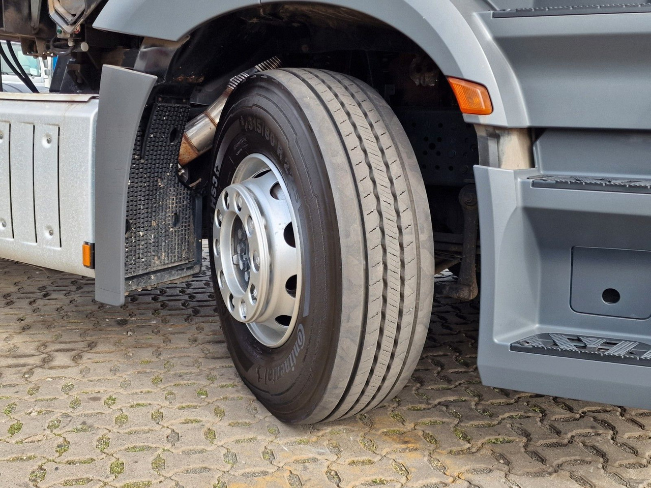 Tractor unit Mercedes-Benz Antos 1843 / Atlas 172.3E-A4 / KRAN: picture 28 Tractor unit Mercedes-Benz Antos 1843 / Atlas 172.3E-A4 / KRAN: picture 28