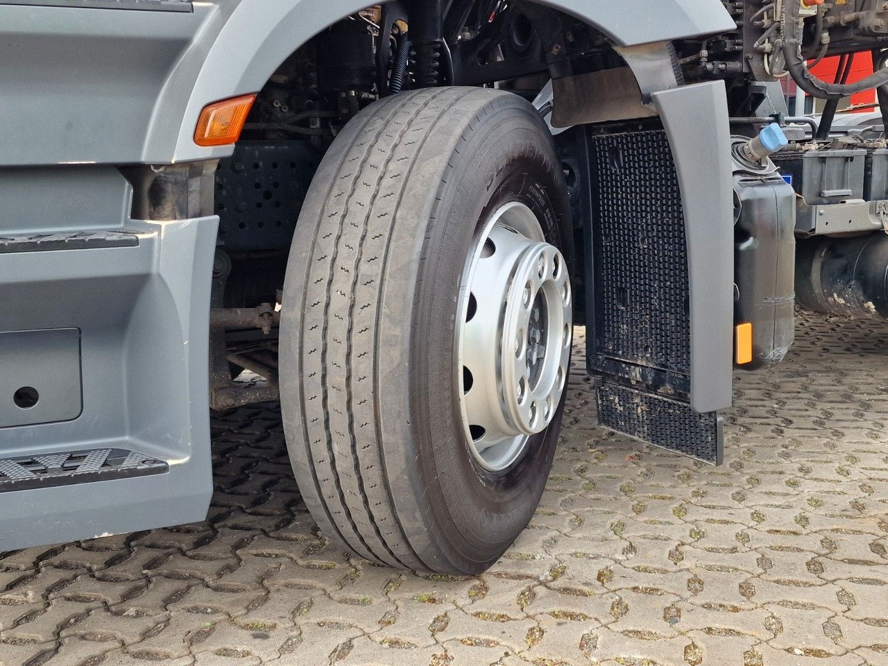 Tractor unit Mercedes-Benz Antos 1843 / Atlas 172.3E-A4 / KRAN: picture 27 Tractor unit Mercedes-Benz Antos 1843 / Atlas 172.3E-A4 / KRAN: picture 27