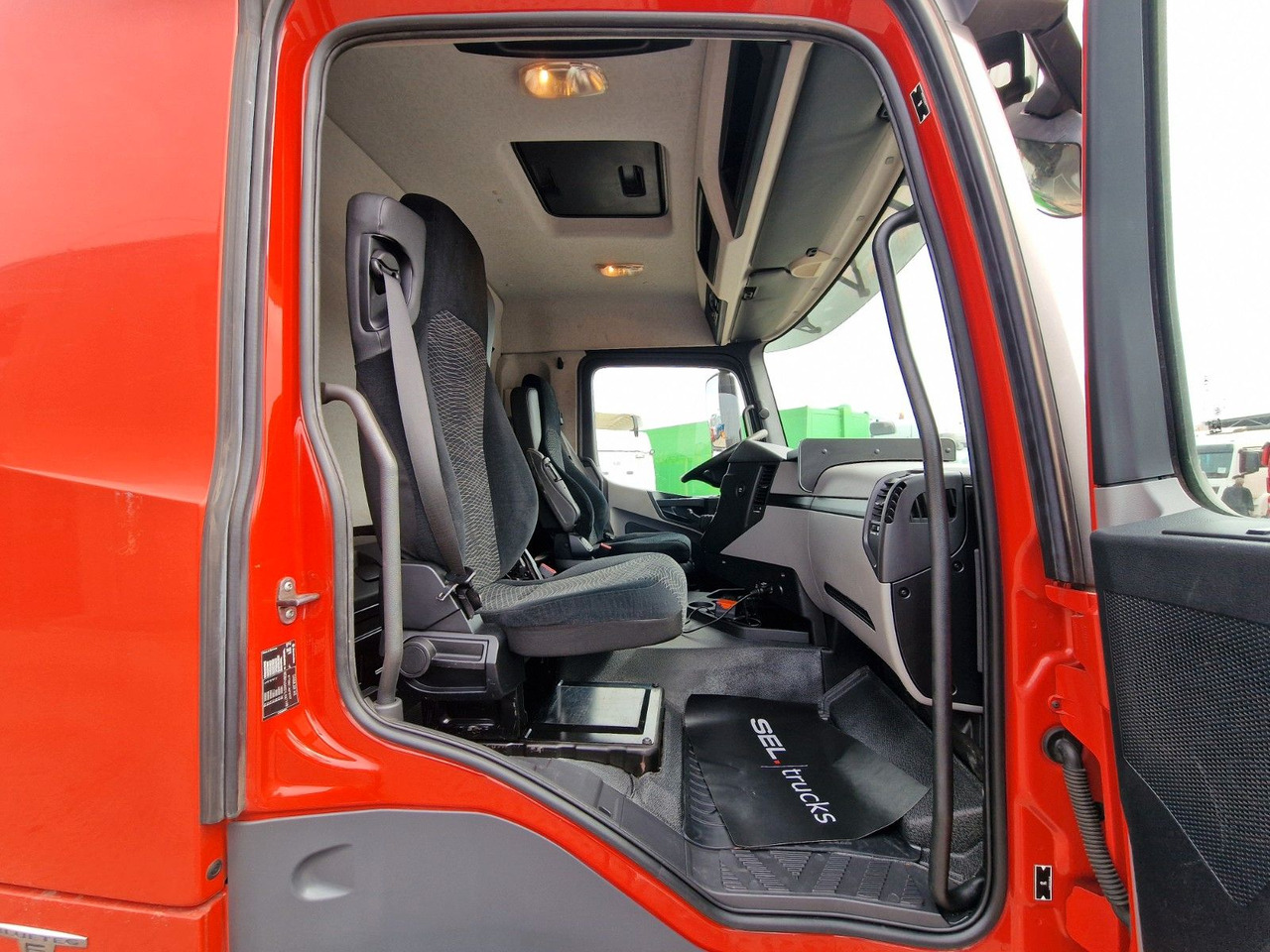 Tractor unit Mercedes-Benz Antos 1843 / Atlas 172.3E-A4 / KRAN: picture 18 Tractor unit Mercedes-Benz Antos 1843 / Atlas 172.3E-A4 / KRAN: picture 18