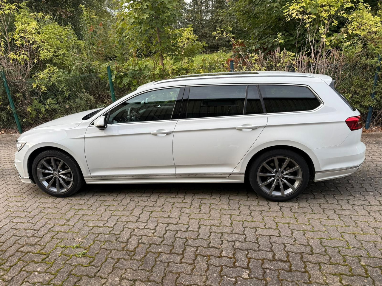 Volkswagen Passat Variant Highline BMT/Start-Stopp - Station wagon: picture 2 Volkswagen Passat Variant Highline BMT/Start-Stopp - Station wagon: picture 2