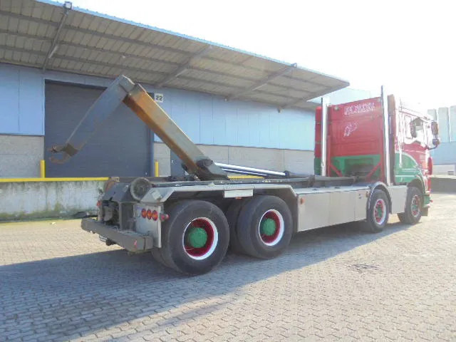DAF XF 105 410 FAD 8X4 STEEL SUSPENSION - Hook lift truck: picture 4 DAF XF 105 410 FAD 8X4 STEEL SUSPENSION - Hook lift truck: picture 4