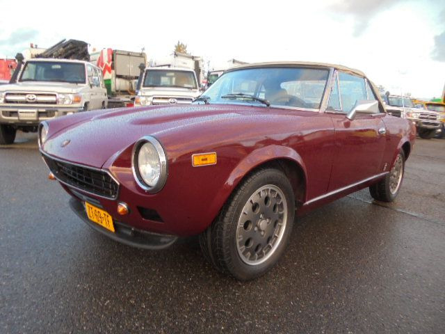 Fiat 124 SPIDER 2000 USA - Car: picture 1 Fiat 124 SPIDER 2000 USA - Car: picture 1