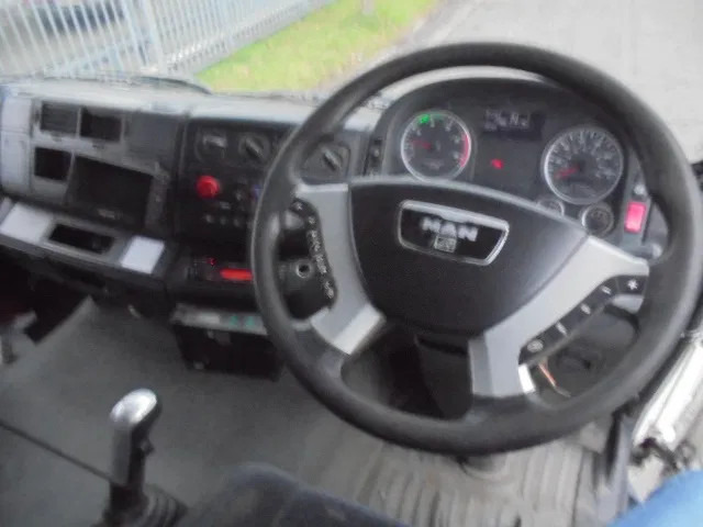 Vacuum truck MAN TGA 26.400 6X4 Manual: picture 13