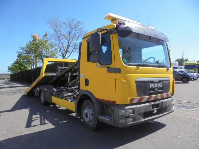 MAN TGL 8-220 - Autotransporter truck: picture 3 MAN TGL 8-220 - Autotransporter truck: picture 3