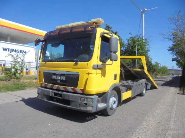MAN TGL 8-220 - Autotransporter truck: picture 1 MAN TGL 8-220 - Autotransporter truck: picture 1