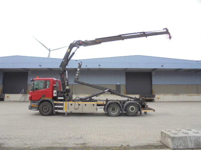 Scania P400 6X2 - Hook lift truck, Crane truck: picture 2 Scania P400 6X2 - Hook lift truck, Crane truck: picture 2