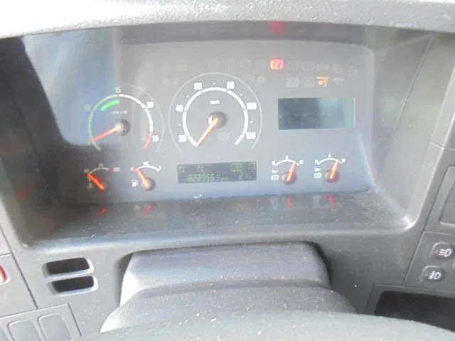 Box truck Scania R420 6X2 RETARDER: picture 15