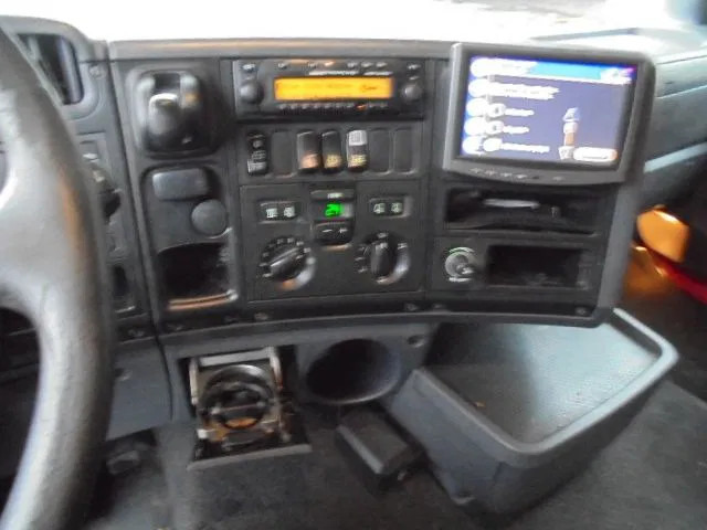 Box truck Scania R420 6X2 RETARDER: picture 8