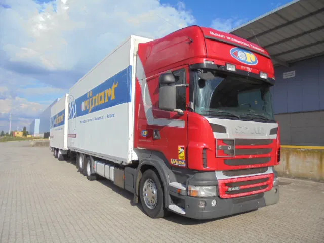 Scania R440 6X2 VOLUME COMBI + RETARDER - Box truck: picture 3 Scania R440 6X2 VOLUME COMBI + RETARDER - Box truck: picture 3