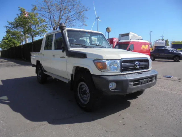 Toyota Land Cruiser HJ79L 4X4 CREWCAB PICKUP EXPORT OUTSIDE EU ONLY - Pickup truck: picture 3 Toyota Land Cruiser HJ79L 4X4 CREWCAB PICKUP EXPORT OUTSIDE EU ONLY - Pickup truck: picture 3