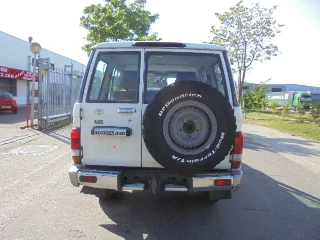 Toyota Land Cruiser HZJ76L 4X4 EXPORT OUTSIDE EU ONLY - Car: picture 5 Toyota Land Cruiser HZJ76L 4X4 EXPORT OUTSIDE EU ONLY - Car: picture 5