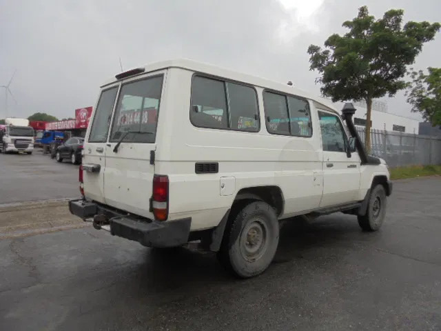Toyota Land Cruiser HZJ78L 4X4 EXPORT OUTSIDE EU ONLY - Car: picture 4 Toyota Land Cruiser HZJ78L 4X4 EXPORT OUTSIDE EU ONLY - Car: picture 4
