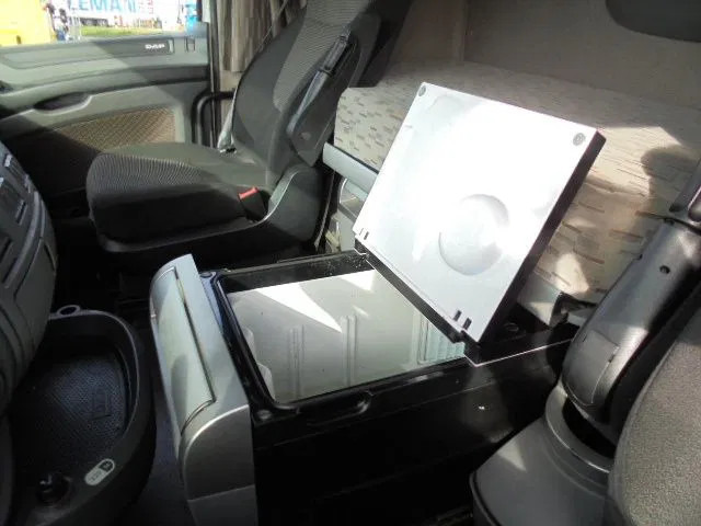 Tractor unit DAF XF 440: picture 18