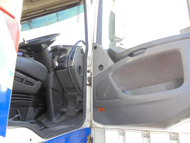 Tractor unit DAF XF 460 6X2 EUR6 RHD: picture 7