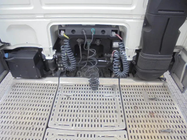 Tractor unit DAF XF 460 FT NL TRUCK: picture 8