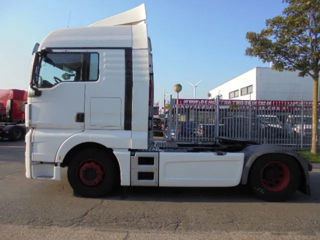 Tractor unit MAN TGX 18.400 XL: picture 6