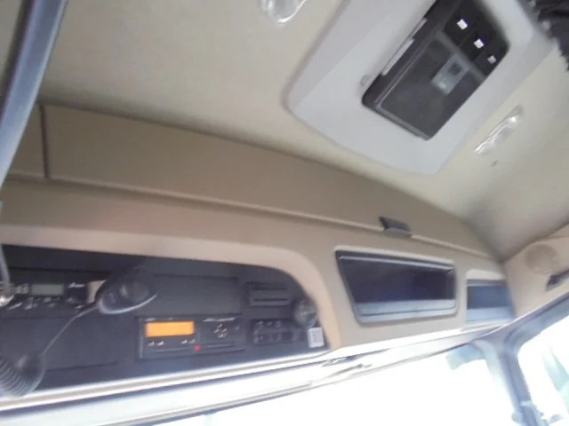 Tractor unit Mercedes-Benz Actros 1842 LS EUR6 10X: picture 11