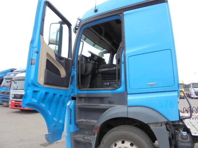 Tractor unit Mercedes-Benz Actros 1842 LS EUR6 10X: picture 10