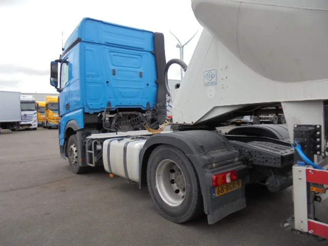 Tractor unit Mercedes-Benz Actros 1842 LS EUR6 10X: picture 8