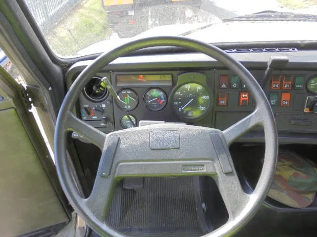 Crane truck Volvo N 10 6X6 L + FASSI: picture 10