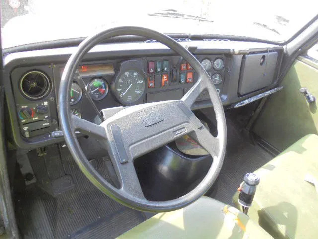 Crane truck Volvo N 10 6X6 L + FASSI: picture 9