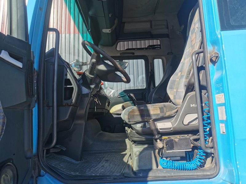 Hook lift truck MAN 26.530 6x4 Multilift: picture 16