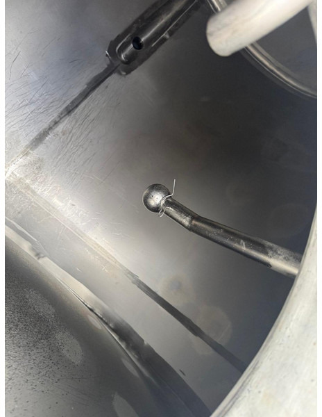 Tank truck for transportation of fuel Volvo FM9, 11000 liter: picture 18 Tank truck for transportation of fuel Volvo FM9, 11000 liter: picture 18