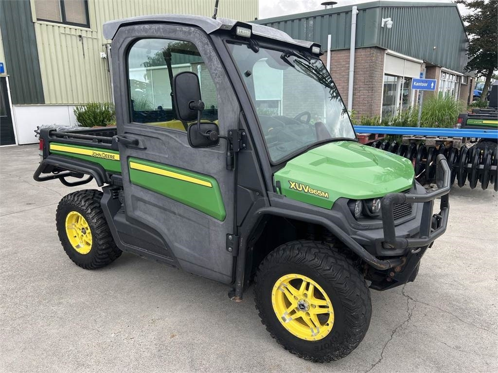 John Deere Gator XUV865M 4x4 - Side-by-side/ ATV: picture 3 John Deere Gator XUV865M 4x4 - Side-by-side/ ATV: picture 3