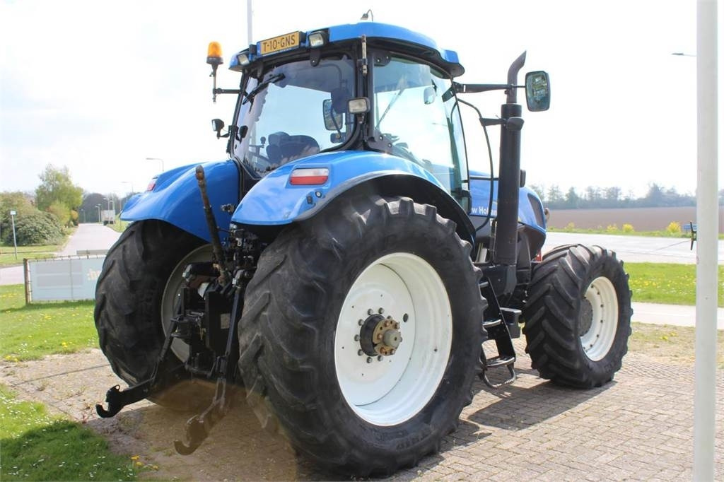 New Holland T7050 - Farm tractor: picture 3 New Holland T7050 - Farm tractor: picture 3