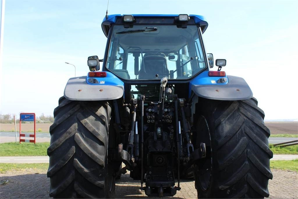New Holland TM175 - Farm tractor: picture 5 New Holland TM175 - Farm tractor: picture 5